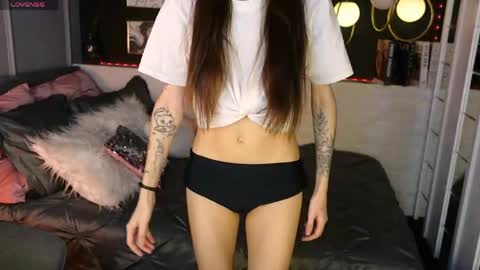 Snapshot of chloe_sunny chatting on 8, 4, 2026 Chloe online show from 8, 4, 2026