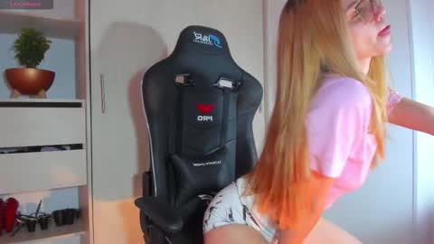 Chloe Miller  online show from 5, 11, 2025