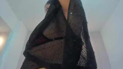 chloe_thomsoon online show from 23, 4, 2026
