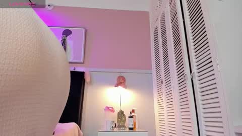 Snapshot of chloe_watson_ chatting on 25, 10, 2025   online show from 25, 10, 2025