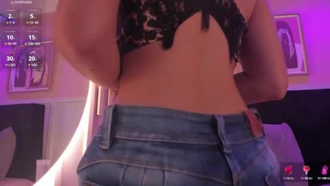 Snapshot of chloe_watson_ chatting on 5, 3, 2026 online show from 5, 3, 2026