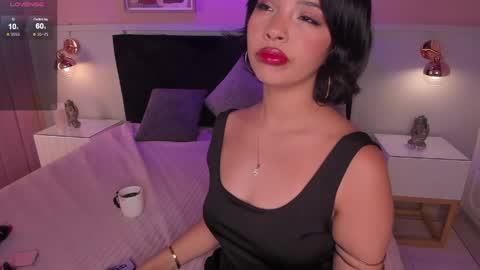 Snapshot of chloe_watson_ chatting on 8, 4, 2026 online show from 8, 4, 2026