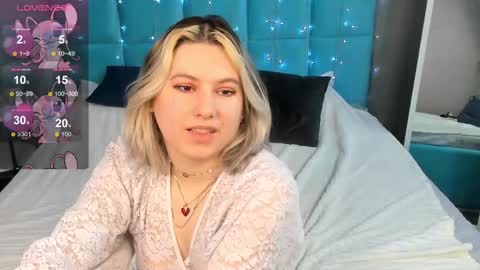 Snapshot of chloebloss0m chatting on 11, 2, 2025 Boni online show from 11, 2, 2025