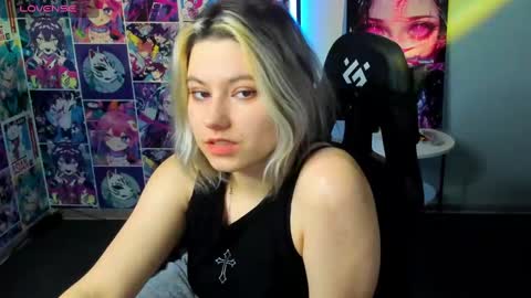 Snapshot of chloebloss0m chatting on 19, 2, 2025 Boni online show from 19, 2, 2025