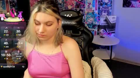 Snapshot of chloebloss0m chatting on 28, 2, 2025 Boni online show from 28, 2, 2025