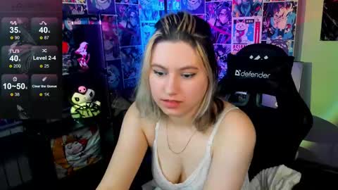 Snapshot of chloebloss0m chatting on 6, 3, 2025 Boni online show from 6, 3, 2025