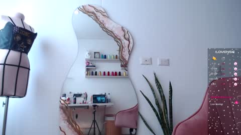 Snapshot of chloebritto chatting on 19, 12, 2024 cloe online show from 19, 12, 2024