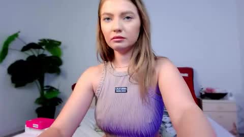 Snapshot of chloecheryy chatting on 27, 3, 2026 Chloe online show from 27, 3, 2026
