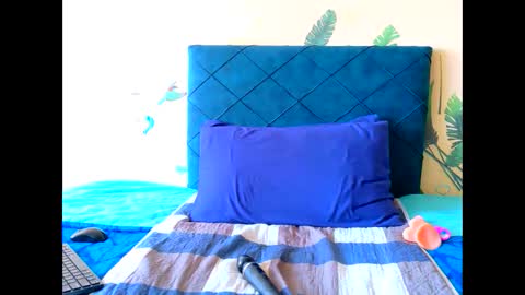 Chloe Chrome online show from 11, 10, 2025