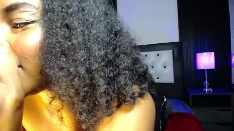 chloee_hs online show from 4, 3, 2025