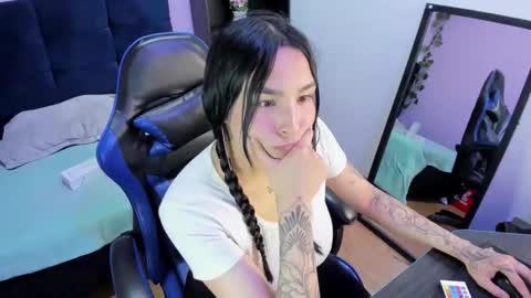 ChloeeThompson online show from 22, 10, 2025