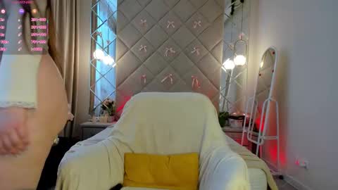 Snapshot of chloee_white chatting on 9, 3, 2026 chloee white online show from 9, 3, 2026