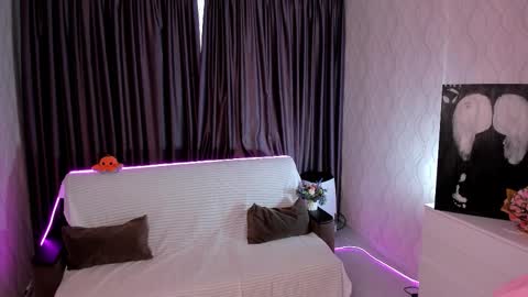 Snapshot of chloeees420 chatting on 24, 9, 2025 Chloe online show from 24, 9, 2025