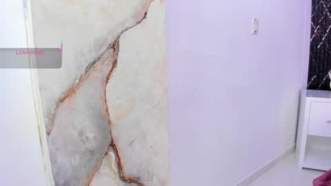 Snapshot of chloegils chatting on 30, 11, 2025 chloegils online show from 30, 11, 2025