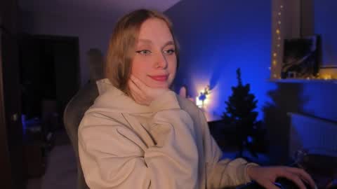 Snapshot of chloegins chatting on 14, 12, 2024 chloegins online show from 14, 12, 2024