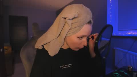 Snapshot of chloegins chatting on 15, 12, 2024 chloegins online show from 15, 12, 2024