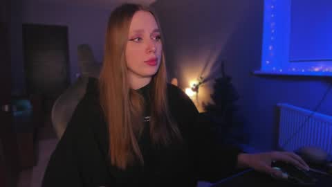 Snapshot of chloegins chatting on 15, 12, 2024 chloegins online show from 15, 12, 2024