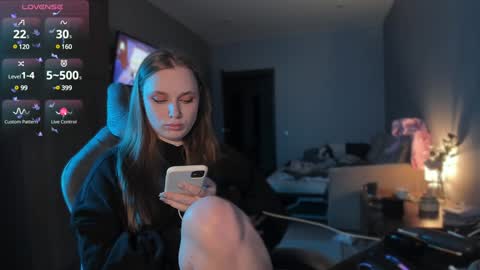 Snapshot of chloegins chatting on 10, 1, 2025 chloegins online show from 10, 1, 2025