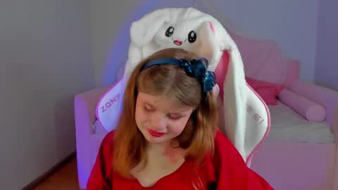 ChloeHalses online show from 12, 5, 2026