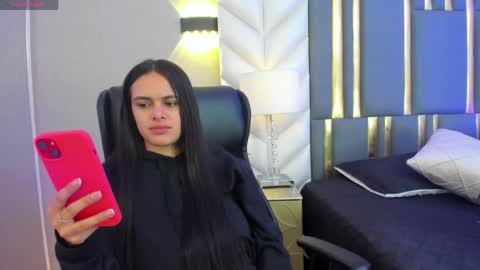  Chloe Harper  online show from 29, 4, 2026