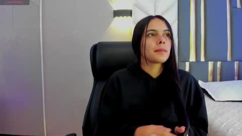  Chloe Harper  online show from 1, 5, 2026