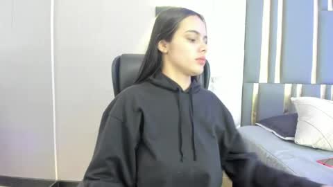  Chloe Harper  online show from 6, 5, 2026