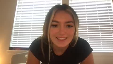 Snapshot of chloehartxo chatting on 17, 9, 2025 Chloe Hart online show from 17, 9, 2025