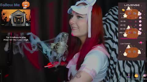 Snapshot of chloejenyss chatting on 7, 10, 2025 Chloe online show from 7, 10, 2025