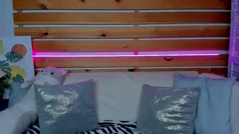 Snapshot of chloejenyss chatting on 15, 11, 2025 Chloe online show from 15, 11, 2025