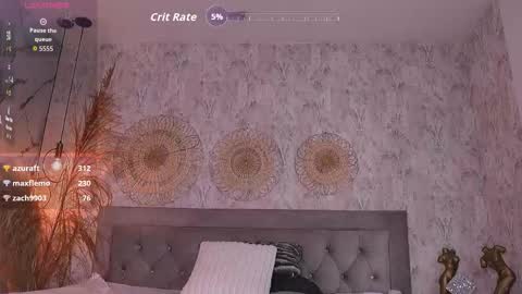 .. Chloe .. online show from 3, 2, 2026