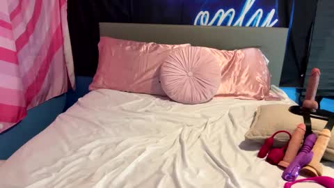 Snapshot of chloesbigboobs chatting on 9, 12, 2024 Chloes Big Boobs online show from 9, 12, 2024