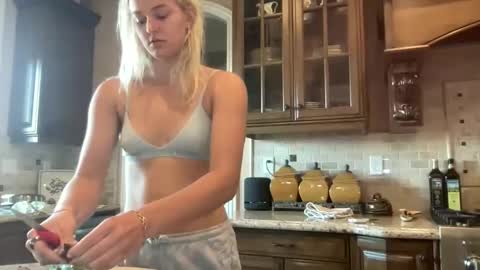 Snapshot of chloexbabe chatting on 2, 2, 2026 Chloe Babe online show from 2, 2, 2026