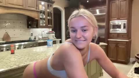 Snapshot of chloexbabe chatting on 5, 2, 2026 Chloe Babe online show from 5, 2, 2026