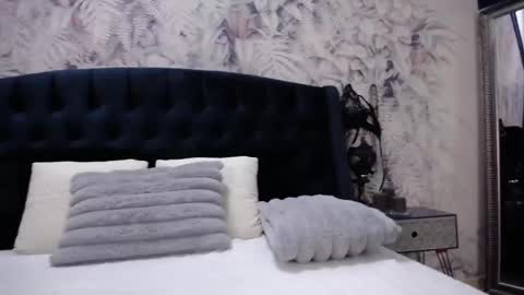 Snapshot of chloexsmith chatting on 8, 4, 2026 Chloe online show from 8, 4, 2026