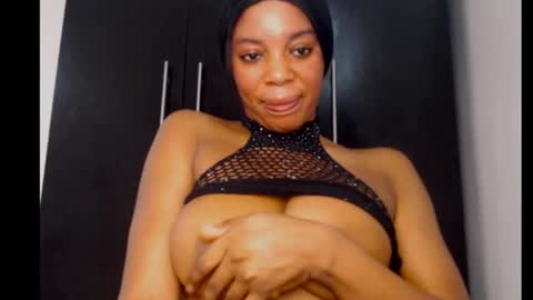Snapshot of choco_chocox chatting on 4, 12, 2024 ESTHER online show from 4, 12, 2024