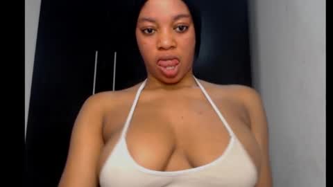 Snapshot of choco_chocox chatting on 8, 12, 2024 ESTHER online show from 8, 12, 2024