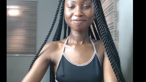 Snapshot of choco_petitqueen chatting on 6, 11, 2025 choco_petitqueen online show from 6, 11, 2025