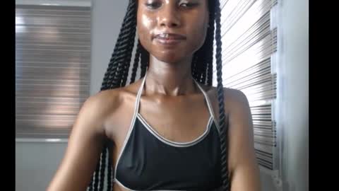 Snapshot of choco_petitqueen chatting on 14, 11, 2025 choco_petitqueen online show from 14, 11, 2025