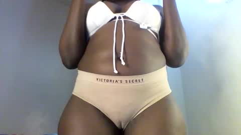 Snapshot of chocolate_enne_ chatting on 13, 11, 2025 chocolate babes online show from 13, 11, 2025