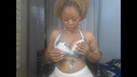 Snapshot of chocox_petitqueen chatting on 3, 6, 2026 ethereal online show from 3, 6, 2026
