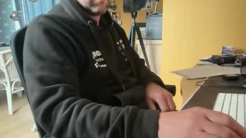 Snapshot of chris13abcd chatting on 25, 3, 2026 chris13abcd online show from 25, 3, 2026