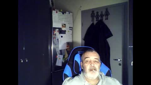 Snapshot of chris250268 chatting on 15, 9, 2025 Chris online show from 15, 9, 2025