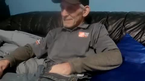 chris526520 online show from 8, 2, 2025