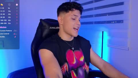 Snapshot of chris_argent chatting on 8, 10, 2025 Chris Argent online show from 8, 10, 2025