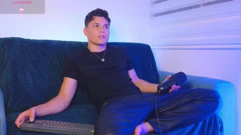 Snapshot of chris_argent chatting on 25, 10, 2025 Chris Argent online show from 25, 10, 2025