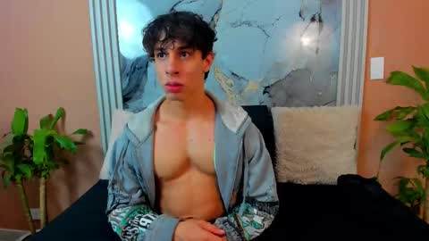 Snapshot of chris_evans27 chatting on 14, 11, 2025 Chris Evans online show from 14, 11, 2025