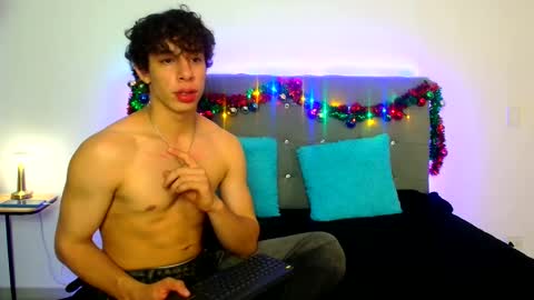 Snapshot of chris_evans27 chatting on 23, 12, 2025 Chris Evans online show from 23, 12, 2025