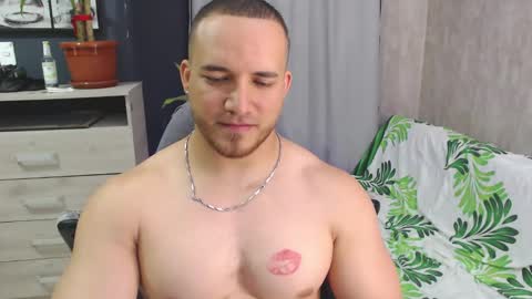 Snapshot of chris_huntter chatting on 7, 2, 2025 chris_huntter online show from 7, 2, 2025