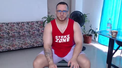 Snapshot of chris_huntter chatting on 18, 9, 2025 chris_huntter online show from 18, 9, 2025