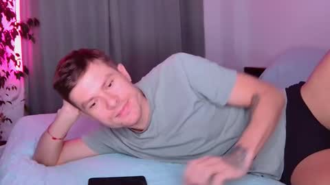 chris_love47 online show from 9, 11, 2025